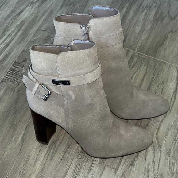 High Heeled Ralph Lauren Booties - Picture 4 of 7